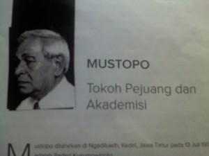 Kesalahan Foto Moestopo di buku Atlas Kumpulan Pahlawan Nasional, terbitan Quantum. Foto: Media Publica/Dianty