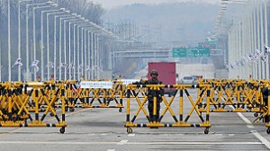 Kaesong sebagai kompleks industri yang terletak dikawasan Korea Utara ini adalah simbol kerjasama antar korea.  Sumber :bbc.co.uk