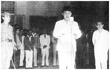 Ir. Soekarno saat membacakan teks Proklamasi, 68 tahun silam. Sumber: websejarah.blogspot.com