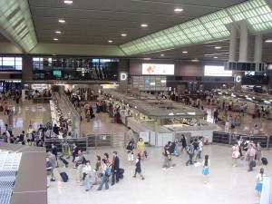 Suasana bandara Narita. Pada bulan Maret mendatang, bandara ini akan menyediakan layanan berbahasa Indonesia. (sumber : wikipedia)