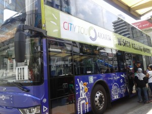 Bus Wisata City Tour Jakarta, salah satu alternatif untuk anda dan keluarga berwisata keliling Ibukota. (Foto: Media Publica)